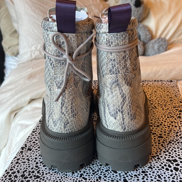 Snake embossed leather Boots NEW - Picture 6 of 10